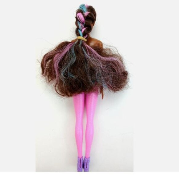 Mattel Lot of 4 Barbie Dolls Mixed Styles/Outfits Pre-Owned Excellent Condition - Picture 11 of 13